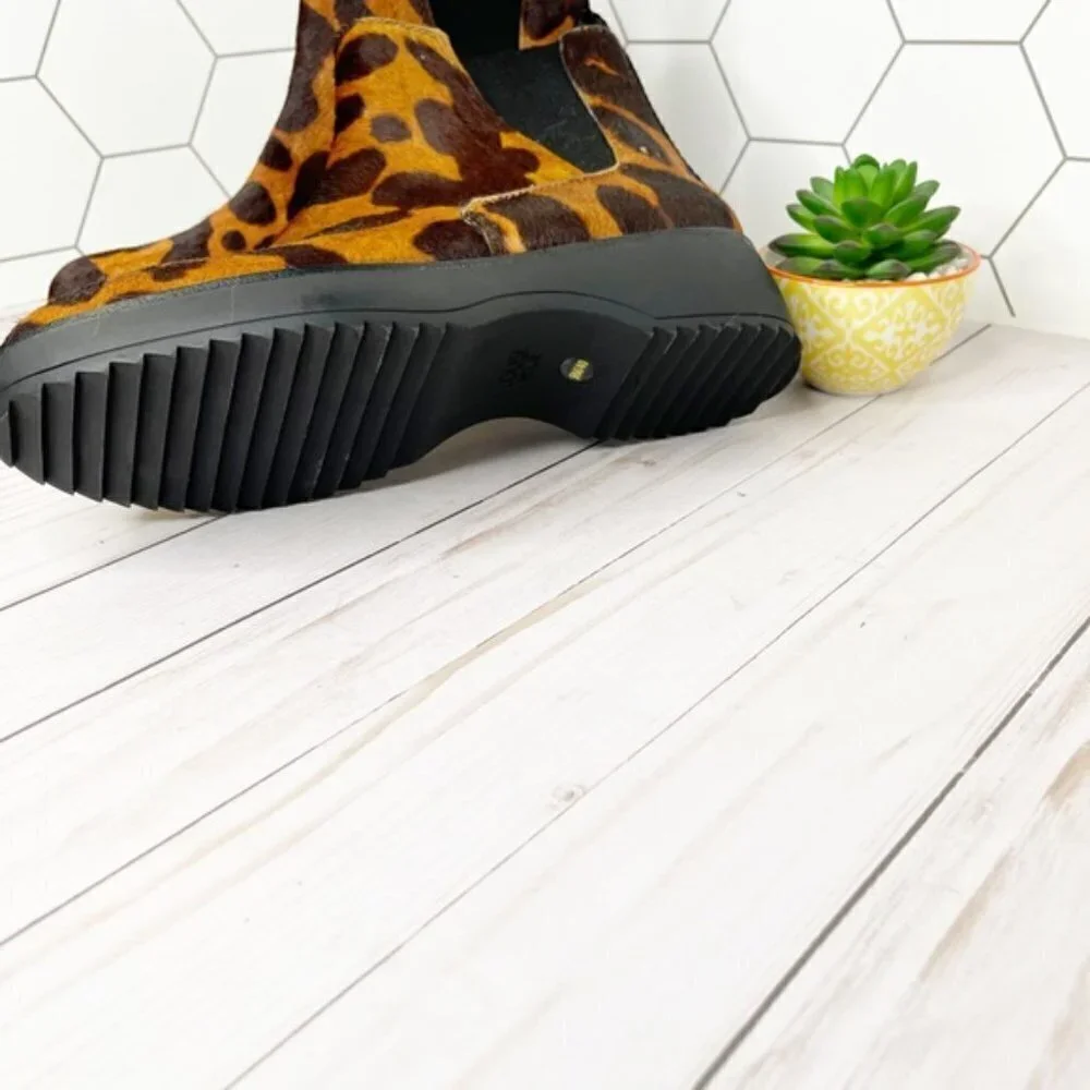 Louise et Cie Zareb Y2K Lug Sole Platform Pull on Construction Ankle Boots 8.5